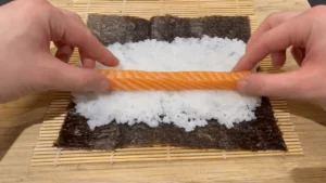 Salmon Maki (Sushi Roll)